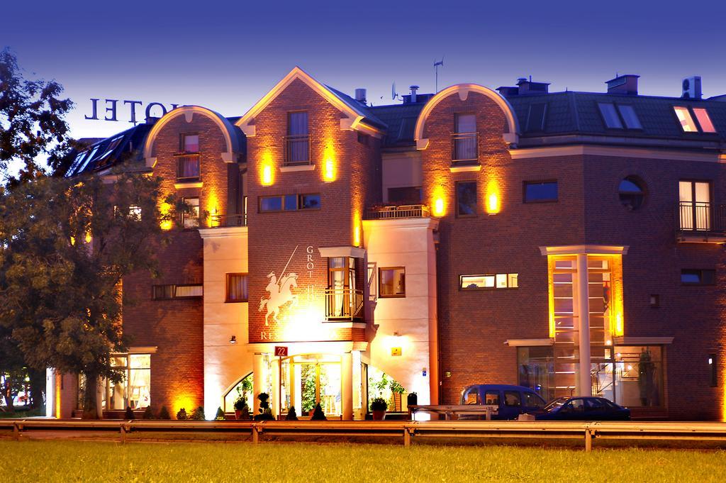 Grot Hotel Malbork Exterior foto