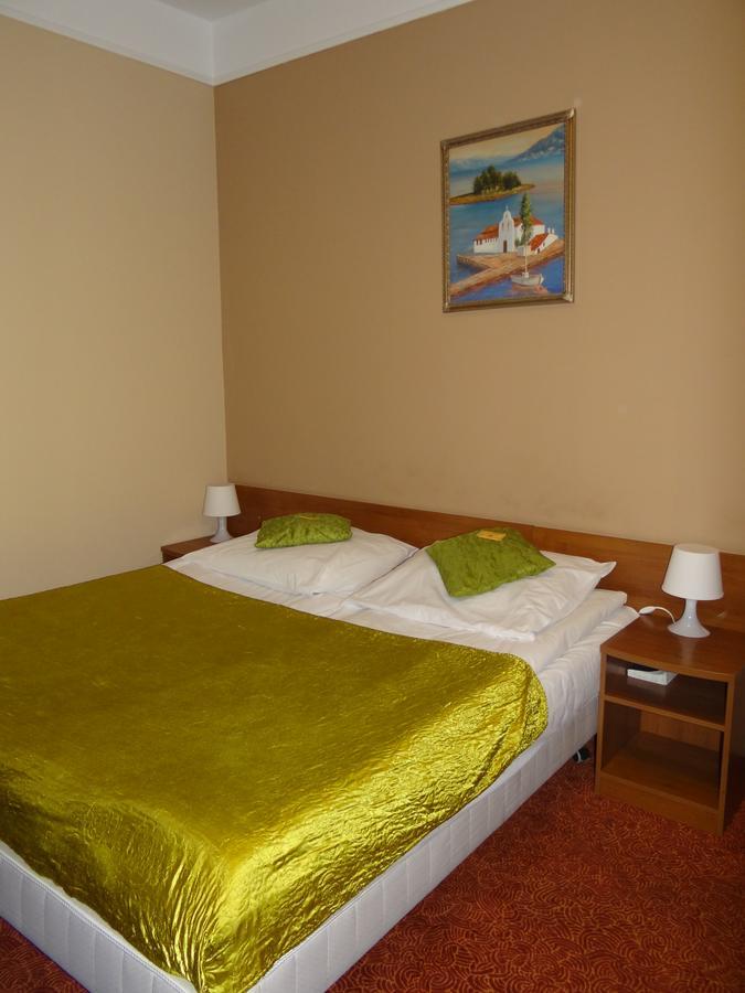 Grot Hotel Malbork Exterior foto